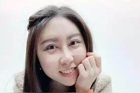 “贾浅浅爆红诗坛”，她自己是怎么看待作品的图片