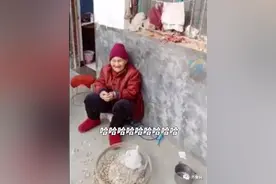 兄弟4人争着赡养9旬母亲，哥嫂“偷走”老母亲，弟弟上门“理论”图片