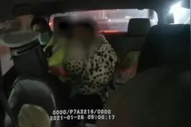 女司机叫代驾后再醉驾，撞车后哭着对民警说“不想进去”视频封面
