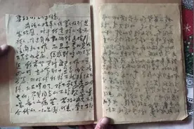 男子爱好收藏作家手稿：曾在废品站找到路遥的任职申请表视频封面