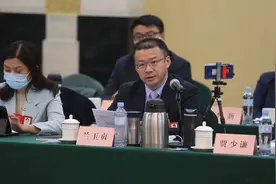 聚焦2021山东两会｜省人大代表兰玉贞：明确核心城市和经济圈重心城市 超前规划城市轨交视频封面