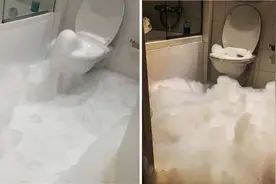 男子半夜醒来发现马桶往外狂喷白色泡泡图片