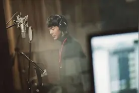 丁真“追星成功”合作流行组合ANU发新歌图片