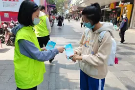 践行志愿精神，宣传反邪知识：黄埔反邪志愿者在行动图片