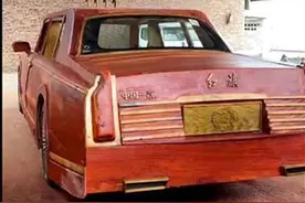 拉风！木头仿造出的红旗车见过没？光材料费就已花了30多万图片