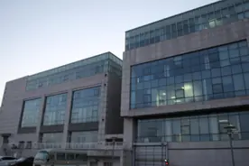 “完工”8年未验收，中建三局造出“北京危楼”图片