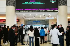 酒后抠吐是否安全？吃了哪些药不能喝酒？海南临床营养科的医生这样说图片