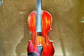 这把鲁艺自制的小提琴，演奏了《白毛女》图片