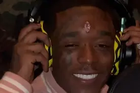 美国rapper花2400万买颗大粉钻镶在自己脑门儿上，这画风?图片