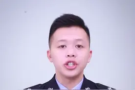 今天和你们聊聊新中国成立后警服的演变史视频封面