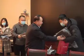 菏泽市人社局来巨野县开展“三支一扶”大学生慰问活动视频封面