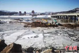 丰满水电站启动清淤工程 提前为松花江春汛做准备图片