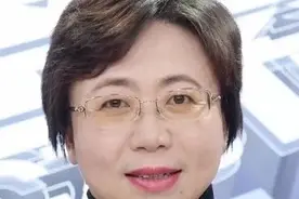 校园法治教育是公民的底色教育，让青葱岁月有法相伴图片