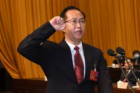 聚焦两会 | 廖立勇当选北海市市长图片