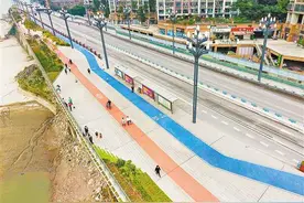 北滨路漫行步道：迎着江风轻盈漫步图片
