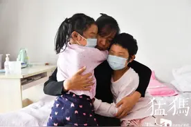 要姐姐，不要听见：4岁女童双耳失聪拒配助听器 称省钱为姐姐治疗图片