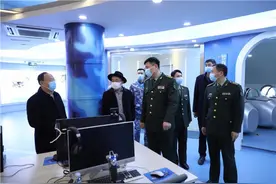 潍坊军分区副司令员张辉清莅临昌乐一中检查指导工作图片