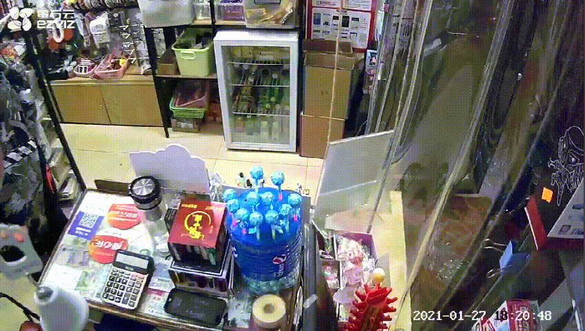 “你多大了还拿这个？”浙江26岁男子多次偷奥特曼卡片，警察都懵了