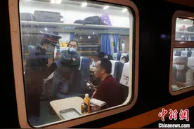 2021铁路春运：少的是客流，多的是坚守图片