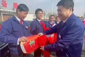 酸了！山东一老板给40名员工每人奖一辆车，总价值1500万！还有一家送了39辆宝马图片