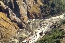 印度冰川断裂山洪爆发，已致150多人死亡图片