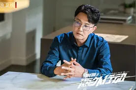 任达华吴刚从“破冰兄弟”到“猎人与狼”丨揭秘《海外行动》图片