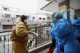 复诊首日，仁济西院门诊上午挂号2700余人，首日手术50余台图片