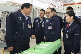 中航西飞党委书记、董事长吴志鹏检查AG600项目装配现场图片