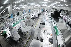 一只热股丨欧菲光“卖子” 闻泰科技接盘 能否双赢？双方回应来了！视频封面