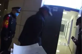 56秒丨男子乘高铁酒后犯烟瘾 罚款700元限乘180天