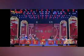 一个95后的苗族姑娘上湘西春晚讲凤凰故事图片