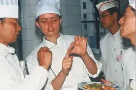 中国人啥都吃？那可不是。 | 专访扶霞·邓洛普图片