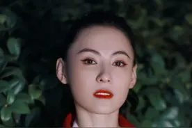 张柏芝新春写真曝光 红色系时装优雅喜庆贺新年图片