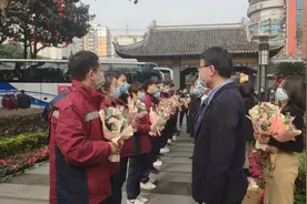 结束集中隔离！川大华西医院所有外派抗疫医疗人员回家过年图片