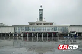 图片故事丨这是下午三点零五分的长沙火车站图片