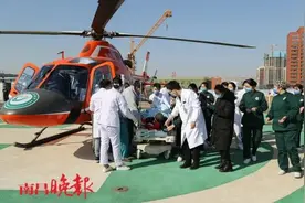 生死救援！直升机急降南昌……图片