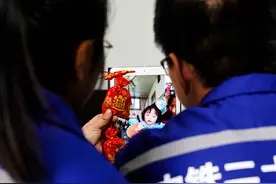 就地过年　暖在身边｜这对城市建设“夫妻档”的春节坚守图片