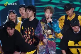 2021山东春晚丨THE9-刘雨昕潇洒演绎《Biubiu》完美舞台图片