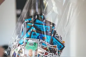 有人花520万美元买一张卡片？带你了解真正的“盲盒”鼻祖图片