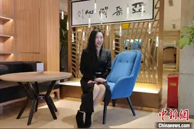 四川凉山女孩返乡养蚯蚓 变身“新农人”助力农业创新发展图片