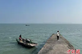 “小三通”停航一年 金门乡亲叹路远盼复航图片