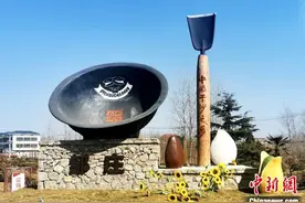 10万“炒手”全国各地就地过年“邳州炒货”小瓜子撬动大产业图片