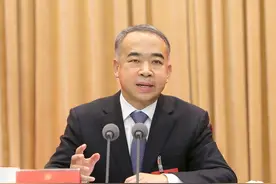 四川省委常委、成都市委书记范锐平向人民网网友拜年图片
