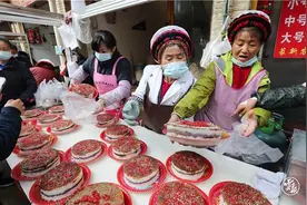 最是人间烟火气！昆明篆新农贸市场热闹非凡年味浓图片