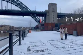 在英留学生相约做大餐过年：第二个没回家的春节，想家视频封面