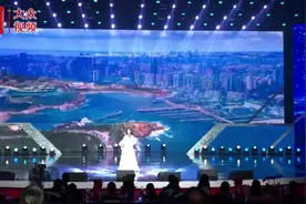 青岛籍演员刘晓晔唱起《大海啊故乡》，献给父老乡亲图片