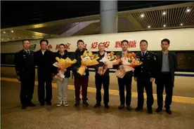 妻子丢命后，他在偏远的小山村里藏了30年！除夕前夜，他终于重新踏上故土图片