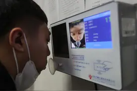 90后地铁司机值守除夕：保障列车安全到站，让乘客踏实过年图片