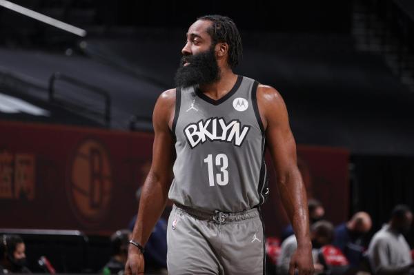 NBA：篮网104-94击败步行者