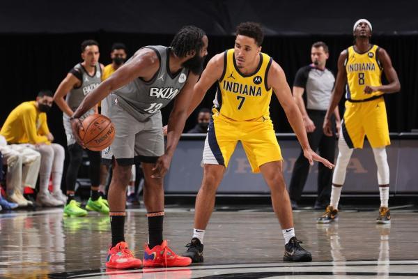 NBA：篮网104-94击败步行者